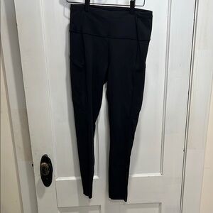 lululemon athletica Black Leggings with Full Length and Form-Fitting Design